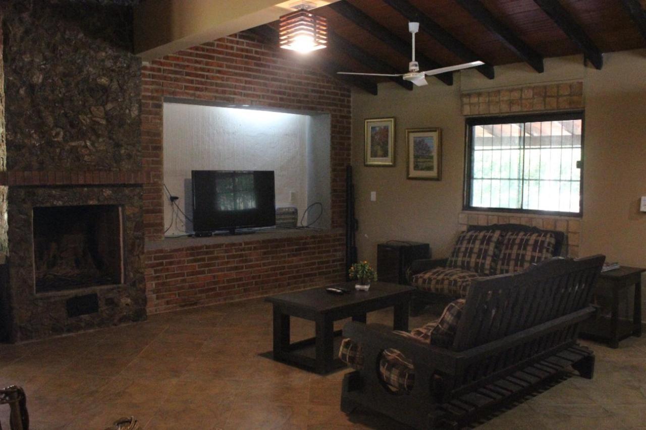Posada San Miguel Paraguari Extérieur photo